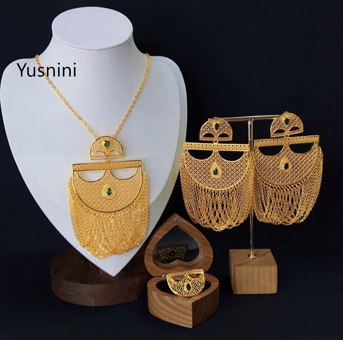 Women Accessories Dubai - Fashion Women's Jewelry Set Dubai 24K