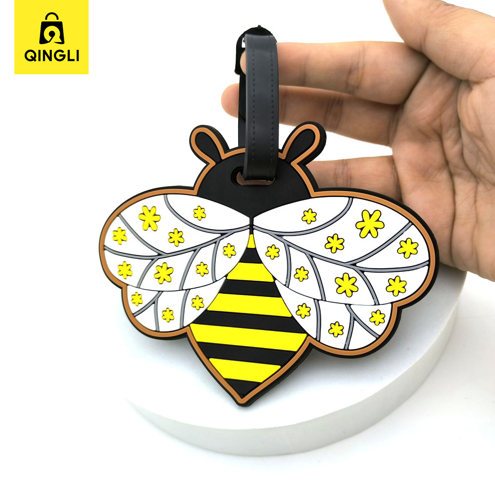 Travel Essentials Cartoon Lugg - مراجعة Women'S Essential Accessories وسعره