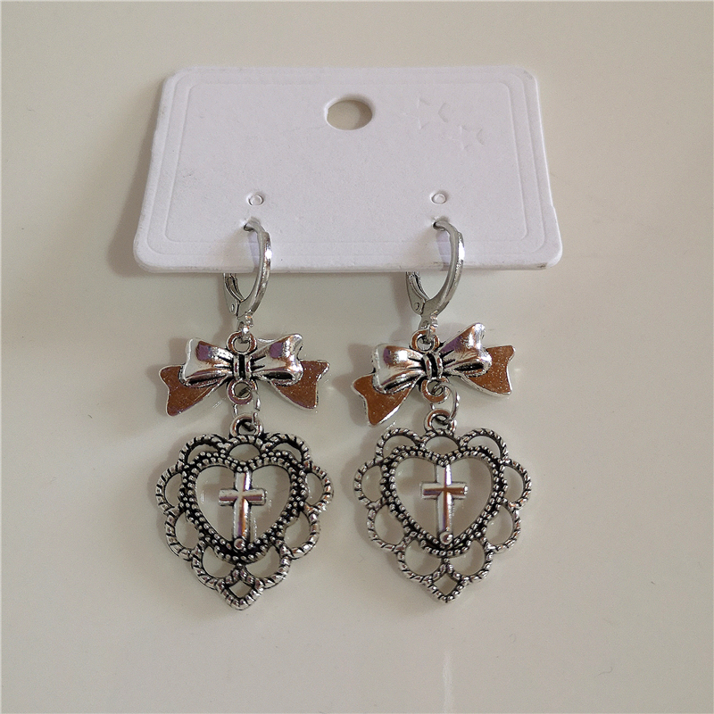 Gothic Vintage Love Heart Cros - مراجعة Women'S Accessories In The 90S وسعره