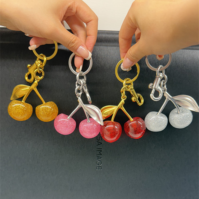 Fashion Cherry Keychain Summer - مراجعة Women'S Accessories Coach وسعره