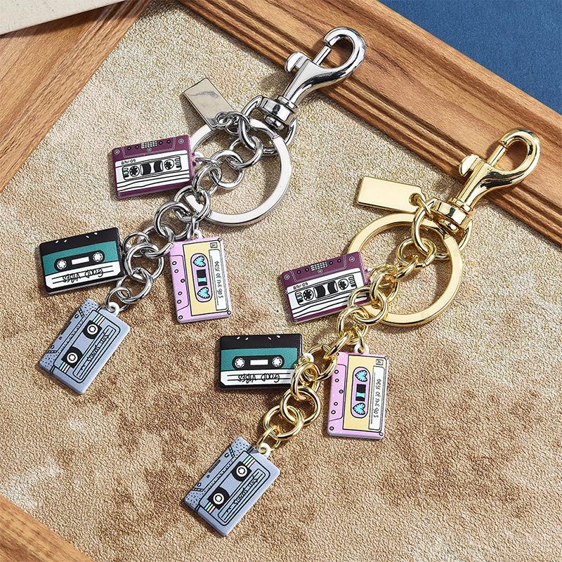 Vintage Cassette Tape Keychain - مراجعة Women'S Accessories In The 80S وسعره